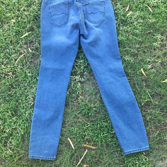 NWT~Jeans - Picture 3 of 3